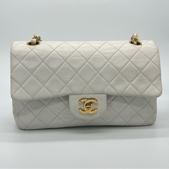 CHANEL Handbags - Chanel Classic Double Flap bag